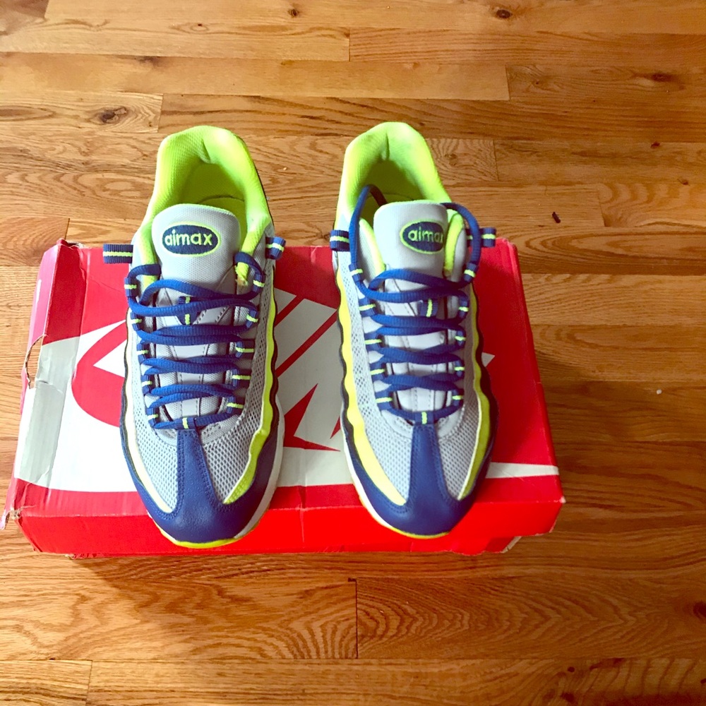 Nike Air Max Women's Sneakers in Navy Blue, Lime Green, Gray